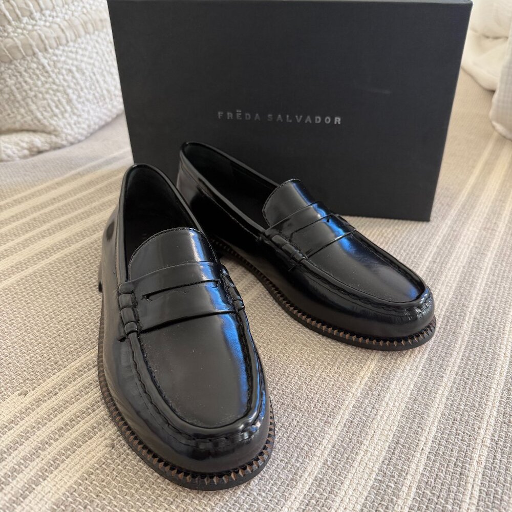 Freda Salvador Elba Penny Loafer - Black Sz 9 - NWT